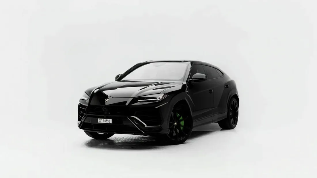 Lamborghini Urus in a white studio, 360° view
